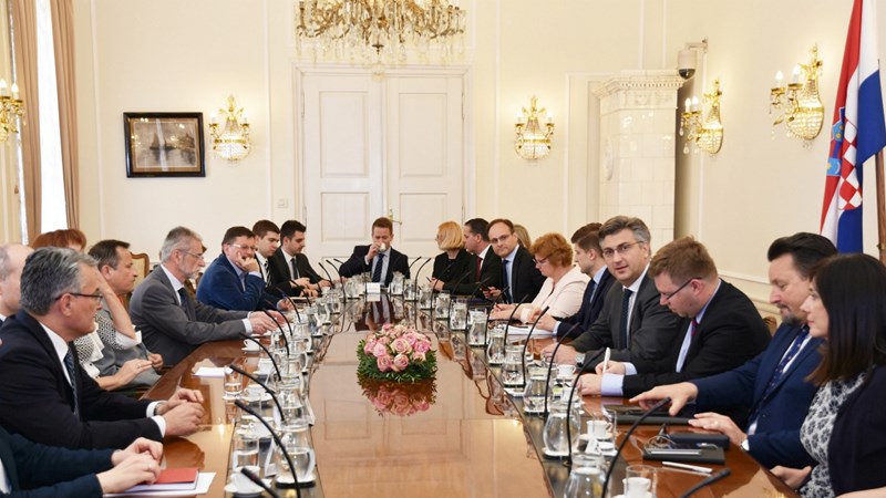 Predsjednik Vlade s članovima GSV-a: Za jačanje socijalnog dijaloga predviđeno više od 100 milijuna kuna